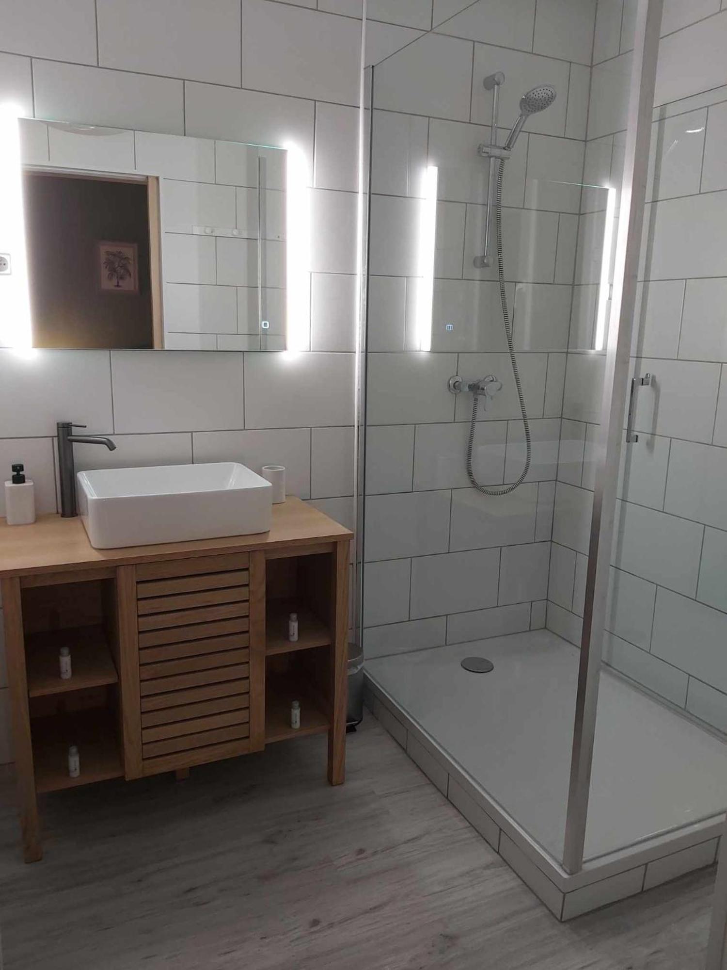 Garibaldi De Calais Fonctionnelle Nouvelle Renovation Jardin Prive Apartment Bagian luar foto